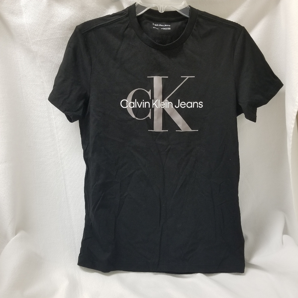 NWOT Calvin Klein Jeans Tshirt B3